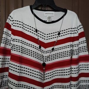 Alfred Dunner Women's Sweater size M Textured Chevron Asymmetrical Hem
